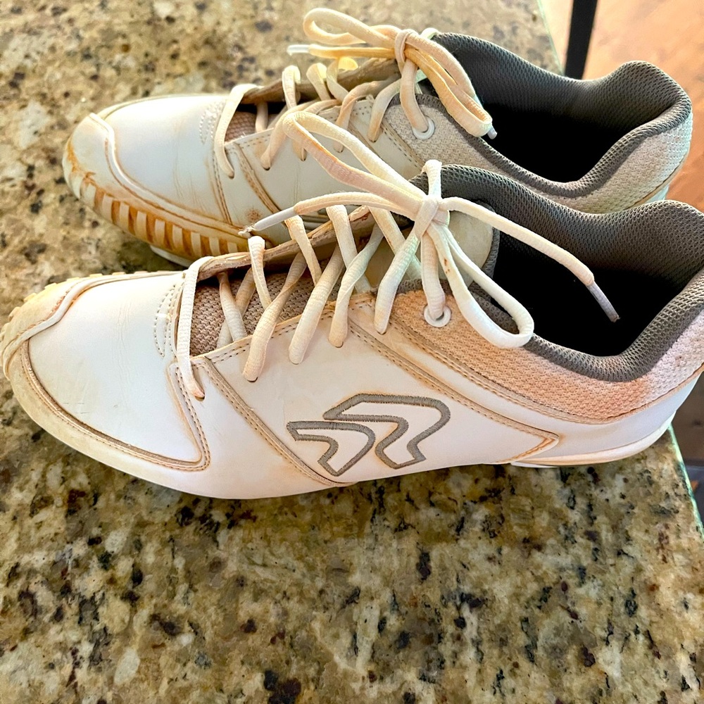 Womens Softball Cleats 10.5 RINGOR FLITE